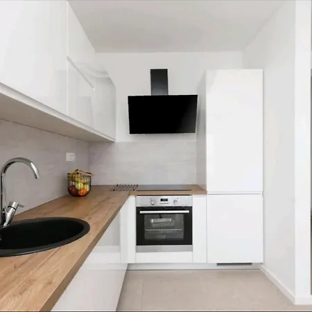 Casa Bianca Family Near Sandy With Parking And Rooftop Experience Apartment