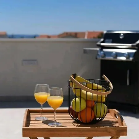 Casa Bianca Family Near Sandy With Parking And Rooftop Experience * Privlaka (Zadar)