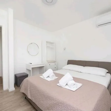 Casa Bianca Family Near Sandy With Parking And Rooftop Experience Apartment Privlaka (Zadar)