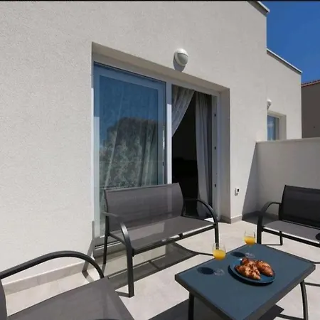 Casa Bianca Family Near Sandy With Parking And Rooftop Experience Apartamento