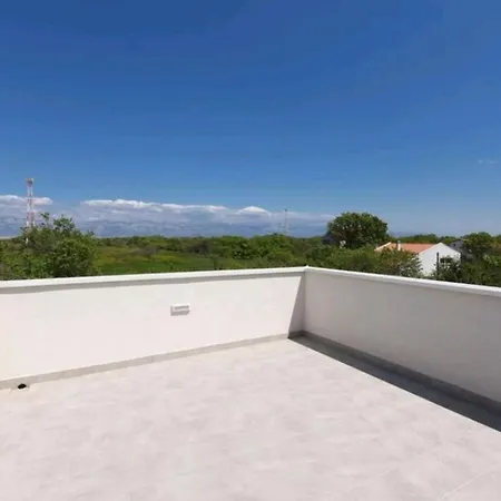 Casa Bianca Family Near Sandy With Parking And Rooftop Experience * Privlaka (Zadar)