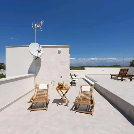 Casa Bianca Family Near Sandy With Parking And Rooftop Experience Apartmán *