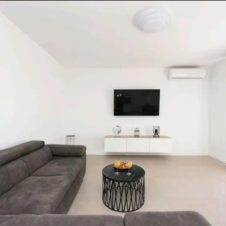 Casa Bianca Family Near Sandy With Parking And Rooftop Experience